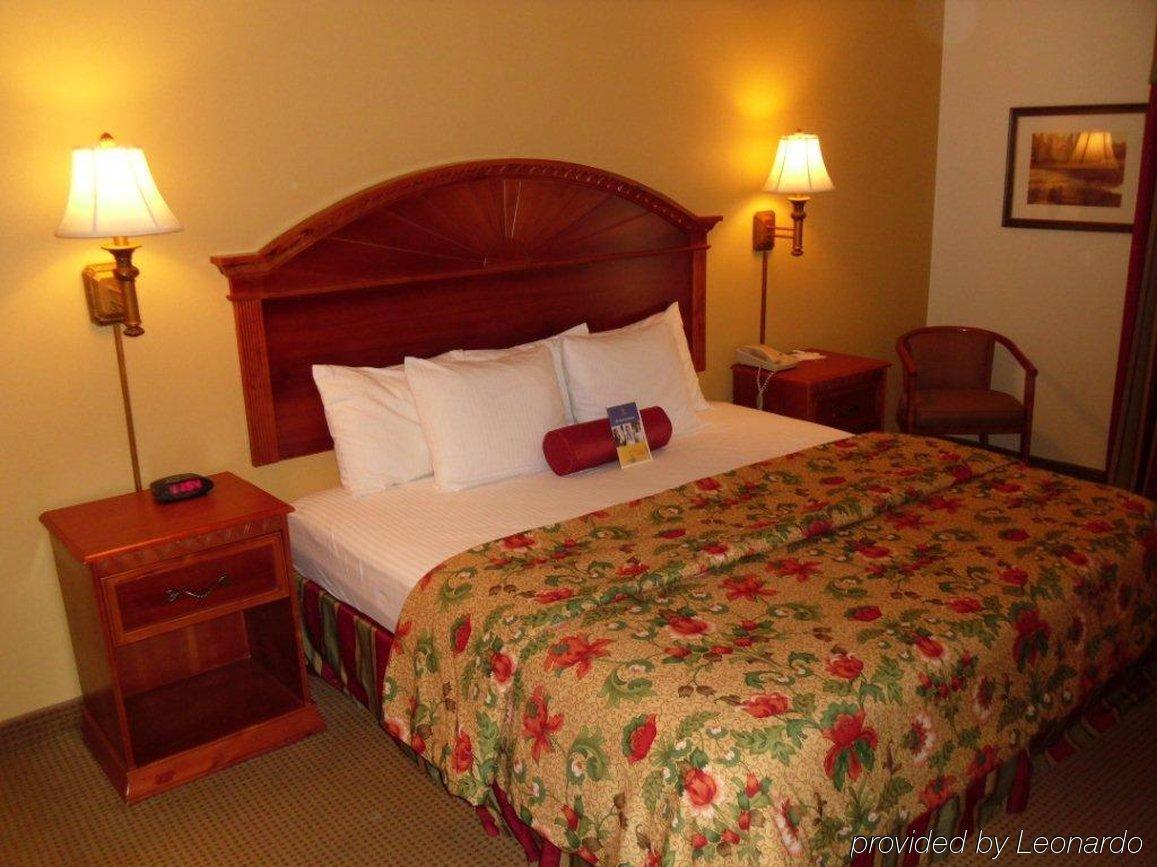 Best Western Plus Midwest City Inn & Suites Bilik gambar
