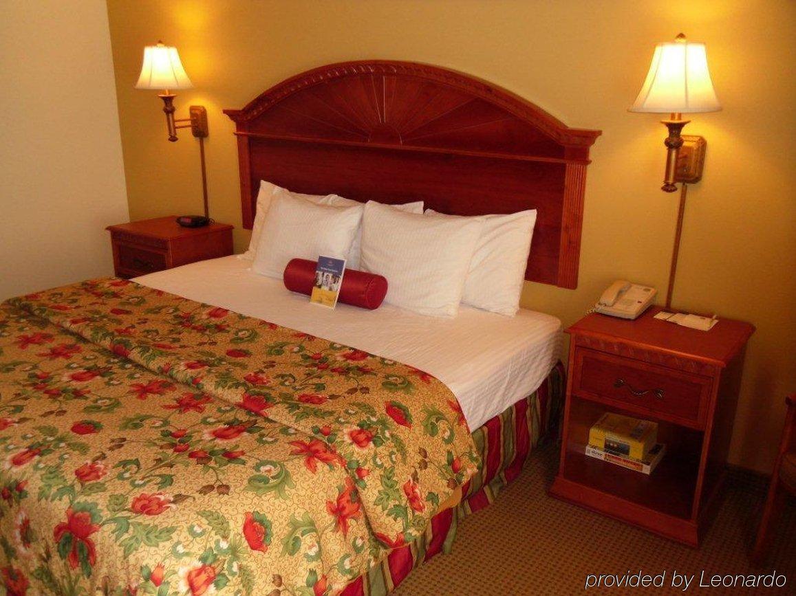Best Western Plus Midwest City Inn & Suites Bilik gambar